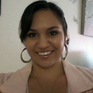 Meet your Posher, Raquel